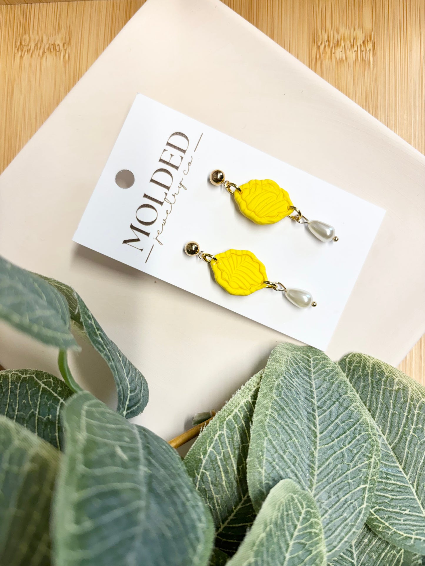 the Kate pearl dangle