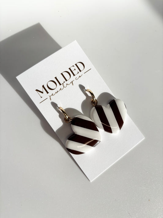 chunky heart huggie (brown)